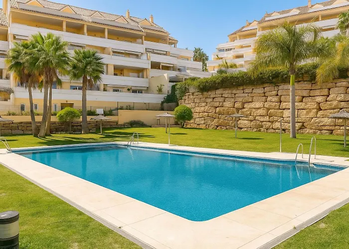 Stylish Coastal Living Near Marina * Estepona