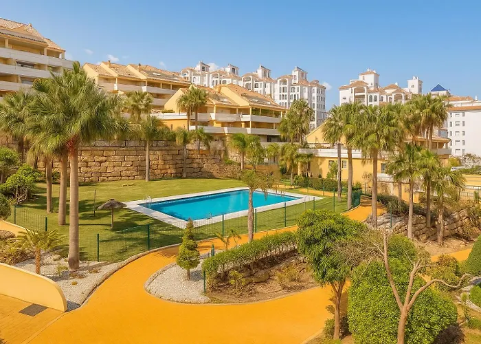 Apartamento Stylish Coastal Living Near Marina