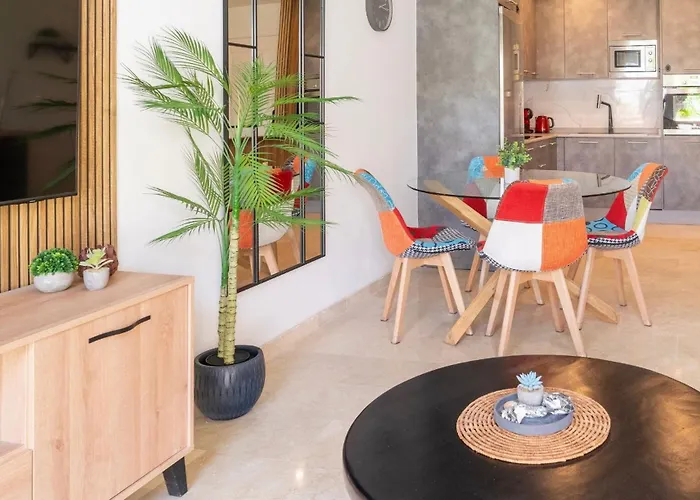 Stylish Coastal Living Near Marina *