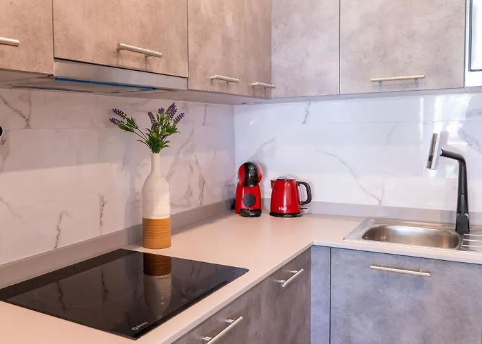 Апартаменты Stylish Coastal Living Near Marina Эстепона