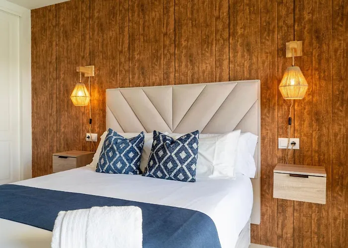 Stylish Coastal Living Near Marina Апартаменты *